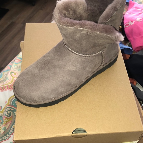 Purple UGGS - Picture 4 of 4